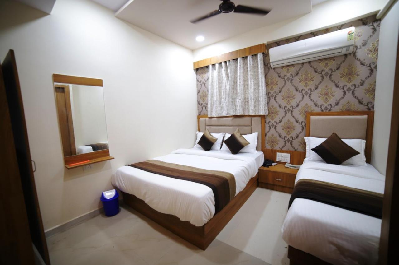 Hotel Surya Villa Ahmedabad Extérieur photo