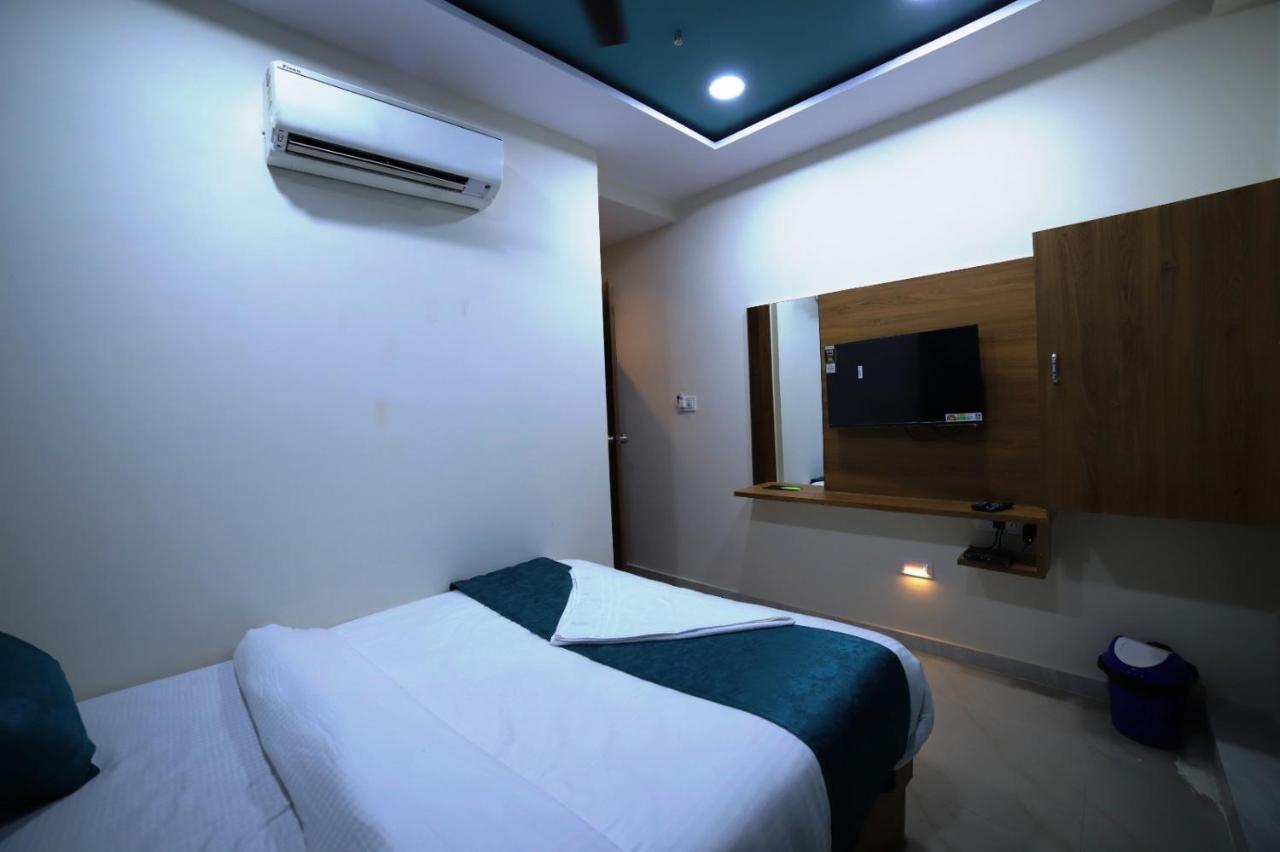 Hotel Surya Villa Ahmedabad Extérieur photo