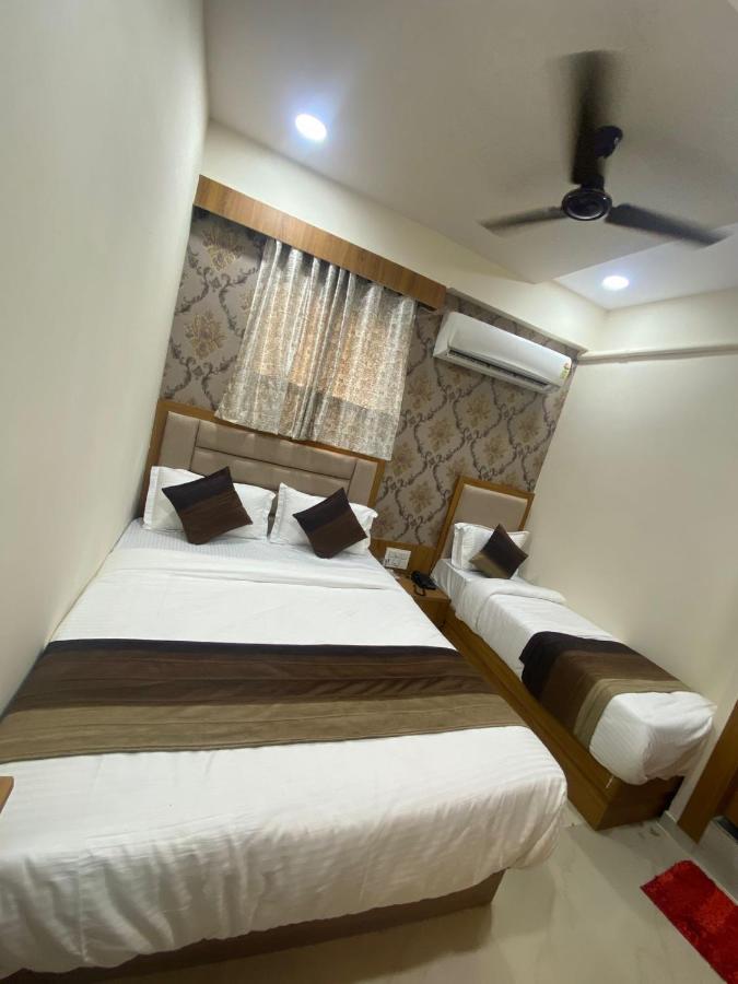 Hotel Surya Villa Ahmedabad Extérieur photo